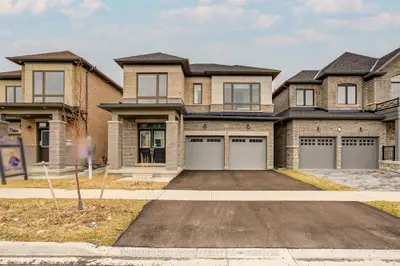 Detached in Oshawa