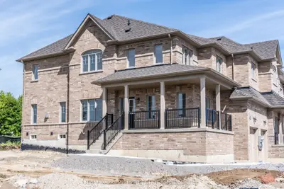 Att/Row/Townhouse in Scugog