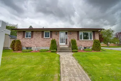 Detached in Scugog
