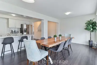 Att/Row/Townhouse in Pickering