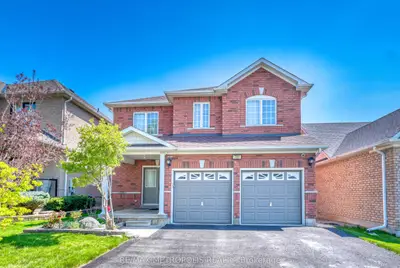 Detached in Oshawa