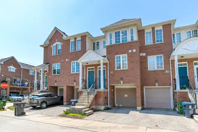 Condo Townhouse in Toronto