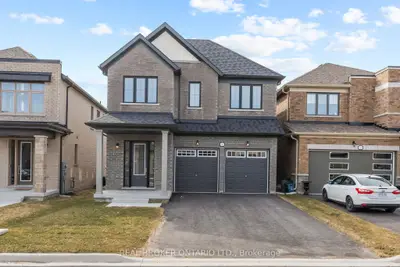 Detached in Oshawa