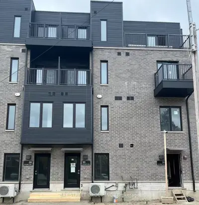 Att/Row/Townhouse in Toronto