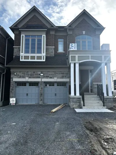Detached in Whitby