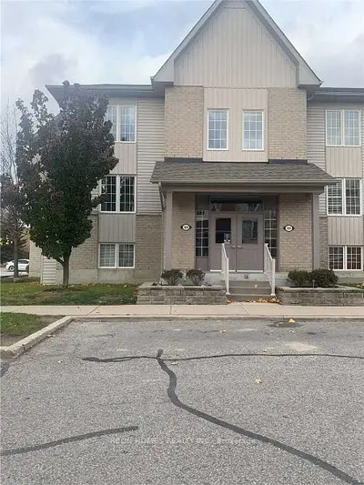 Condo Townhouse in Whitby