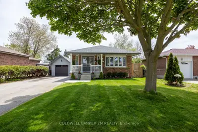 Detached in Oshawa