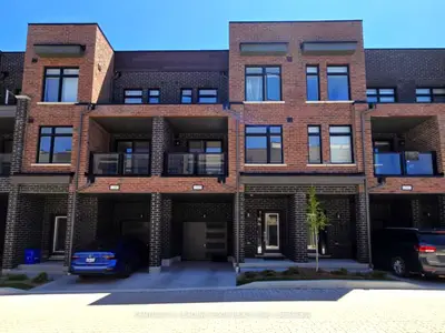 Condo Townhouse in Pickering