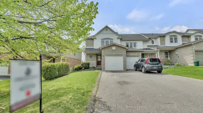 Att/Row/Townhouse in Clarington
