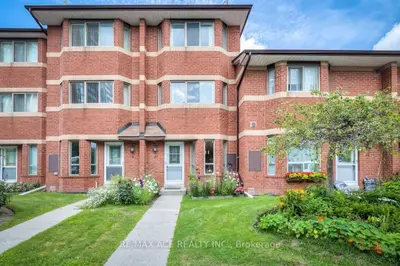 Condo Townhouse in Toronto