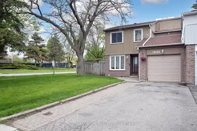 Att/Row/Townhouse in Pickering