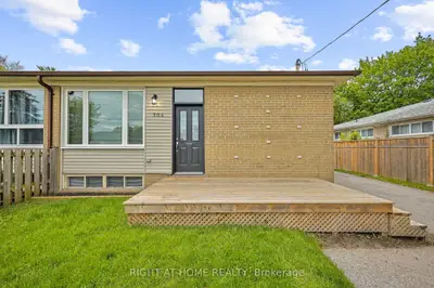 Semi-Detached in Whitby