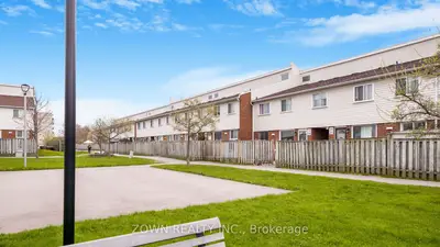 Condo Townhouse in Oshawa