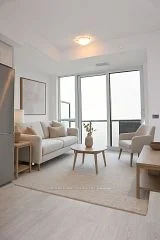2545 Simcoe Street N PH21, Oshawa, ON L1H 7K4