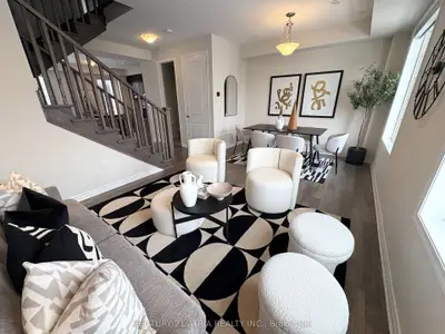 Att/Row/Townhouse in Pickering