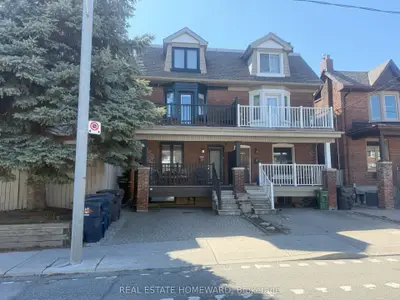 Triplex in Toronto