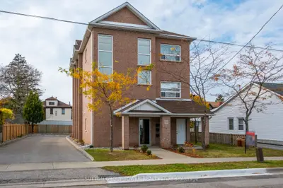 Triplex in Oshawa