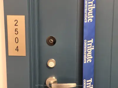 Condo Apartment in Oshawa