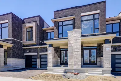 Att/Row/Townhouse in Pickering