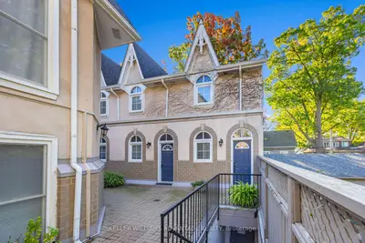 Condo Townhouse in Toronto
