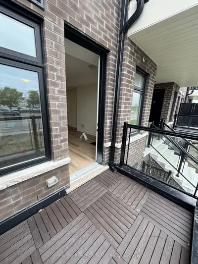 Condo Apartment in Pickering
