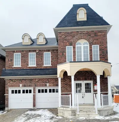 Detached in Oshawa