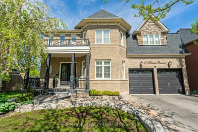 Detached in Whitby