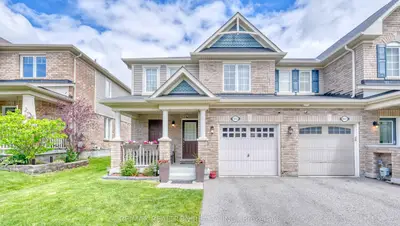 Att/Row/Townhouse in Pickering