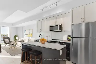 Condo Apartment in Whitby