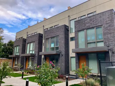Att/Row/Townhouse in Toronto