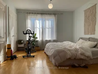 Upper Level in Toronto