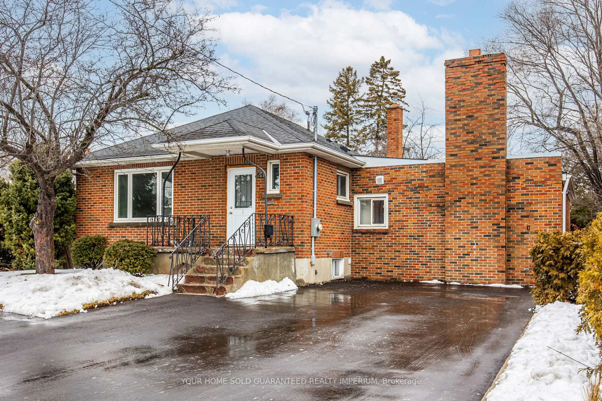 84 Taunton Road, Oshawa, On L1g 3t2
