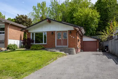 Detached in Oshawa