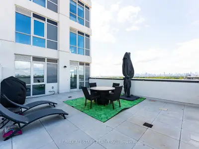 Condo Apartment in Toronto