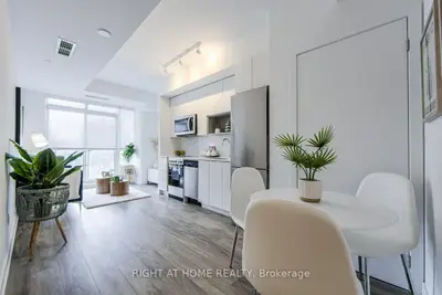 Condo Apartment in Toronto