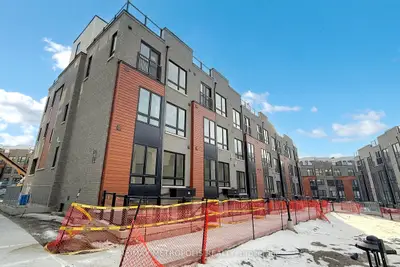 Condo Townhouse in Toronto