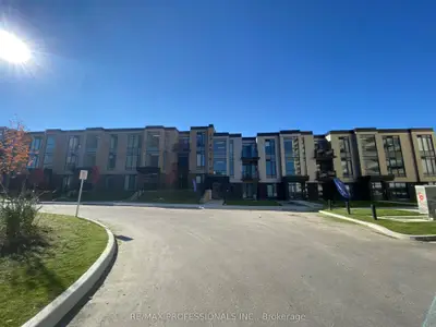 Att/Row/Townhouse in Toronto