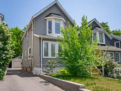 293 Woodbine Avenue, Toronto E02, ON M4L 3P3