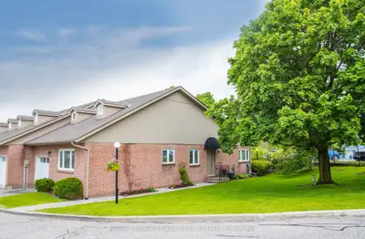 Condo Townhouse in Scugog