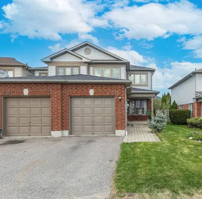 Condo Townhouse in Whitby