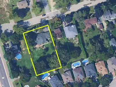 Detached in Whitby