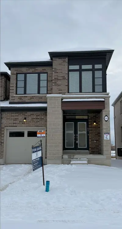 Att/Row/Townhouse in Oshawa