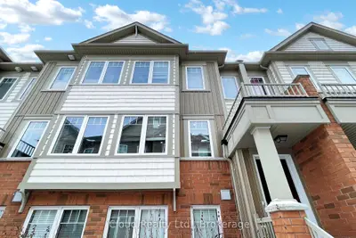 Condo Townhouse in Oshawa