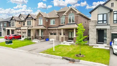 Semi-Detached in Whitby
