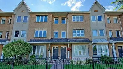 Condo Townhouse in Toronto
