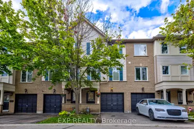Condo Townhouse in Ajax