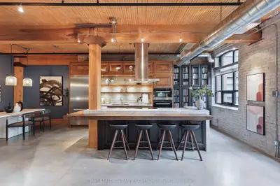 Condo Apartment in Toronto