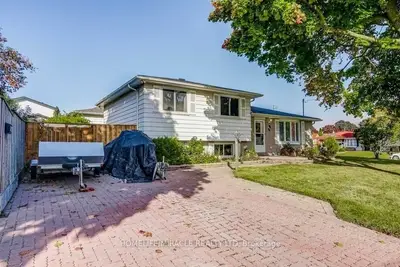 Detached in Oshawa