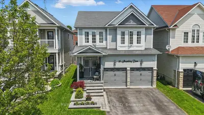 Detached in Whitby