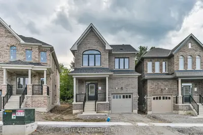 Detached in Scugog